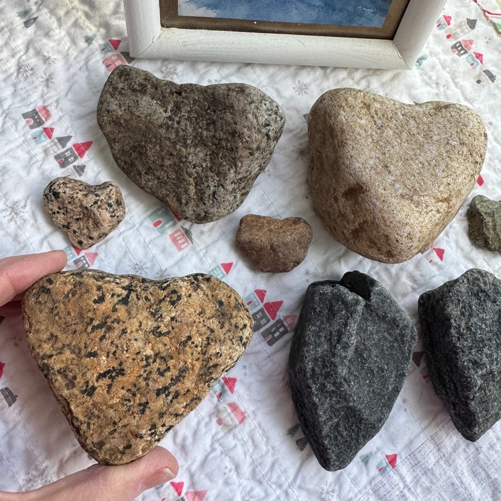 8 Heart Shaped Rocks
